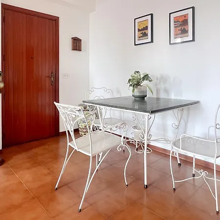 Apartment Palm House Acicastello